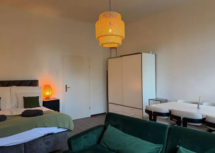 شقة Near Schoenbrunn & Mariahilfer Strasse I 4 Guests I Schoenbrunn Metro 5 Min فيينا