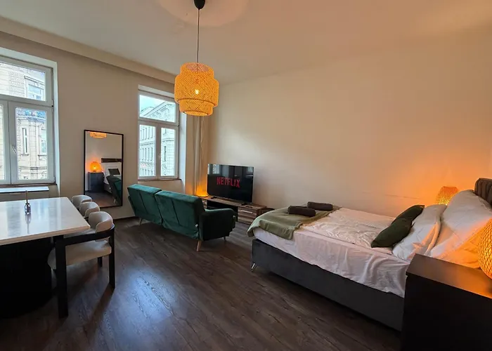 شقة Near Schoenbrunn & Mariahilfer Strasse I 4 Guests I Schoenbrunn Metro 5 Min فيينا